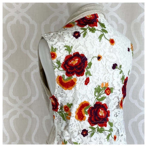 Floral Lace & Linen Military Style Vest - Picture 8 of 8